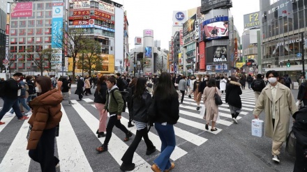 日本の新型コロナ　１人死亡・１２７人新規感染
