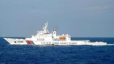 中国船２隻が尖閣周辺の領海に侵入　