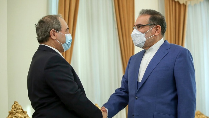 イラン国家安全保障最高評議会のシャムハーニー書記とミグダード･シリア外相