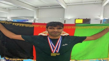 ورزشکار نابینای افغانستان مقام سوم را در رقابت‌های شنا کسب کرد