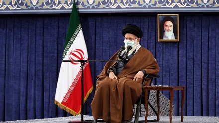 Rahbar: Kekuatan Arogan Menikmati Penderitaan Bangsa Iran