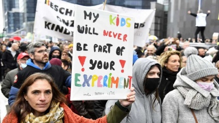 Belgio, nuovo corteo contro misure anti-Covid