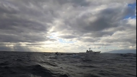 屋久島沖で、転覆船のスクリューにしがみつき22時間漂流していた69歳船長を巡視船が救助