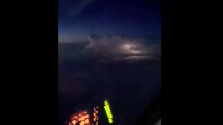 米竜巻発生時の被災地上空の衝撃映像；航行中のパイロットが撮影