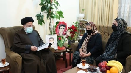 Раиси: Все шахиды - предмет гордости Ирана и иранцев