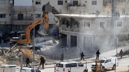 Il regime israeliano distrugge un'altra casa palestinese ad al-Quds