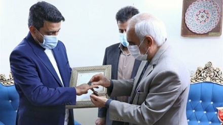 L'anello del gen. martire Soleimani regalato al campione olimpico Foroughi