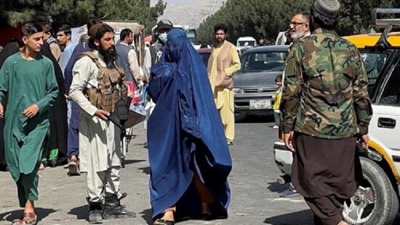 انتقاد دیده‌بان حقوق بشر از قوانین جدید طالبان درباره سفر زنان