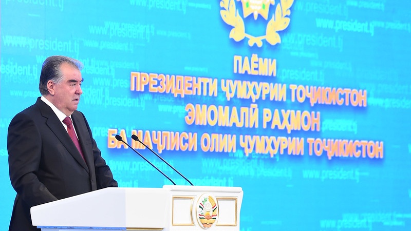 رحمان در نشست کمیته اجرایی مرکزی حزب دموکراتیک خلق تاجیکستان (حزب حاکم) در دوشنبه