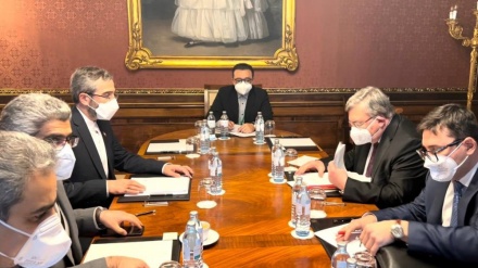 Intensive sanctions removal talks between Iran, P4+1 delegates underway in Vienna