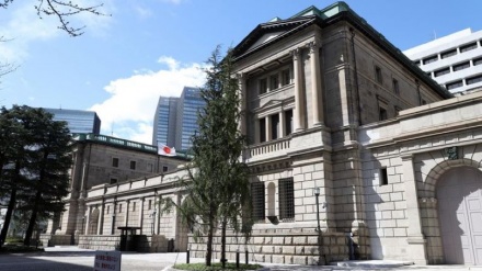 日銀が大規模金融緩和策を維持、新年度物価見通しプラス1.1％に