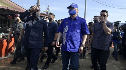 PM Malaysia Kunjungi Lokasi Terparah Banjir di Johor