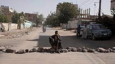Sudan: negozi chiusi, barricate in strada e nuove proteste