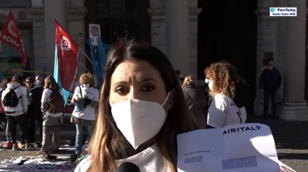 Radio Italia IRIB: Air Italy, in piazza con le lettere di licenziamento (VIDEO)