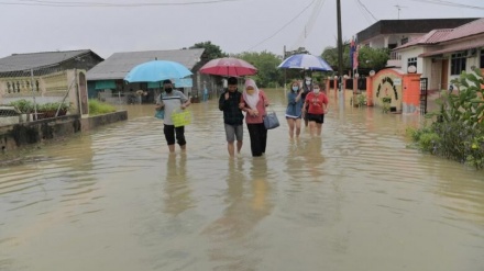 马来西亚遭遇洪灾  50人丧生