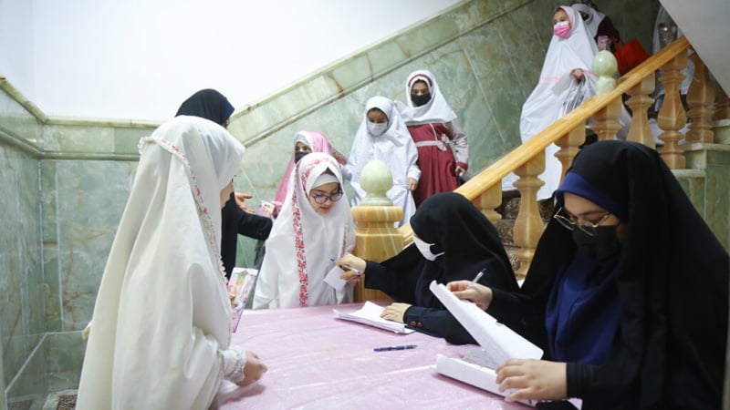 Jashn-e Taklif di Qom, Minggu (23/1/2022).