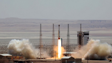 L'Iran teste le premier satellite à semi-conducteurs