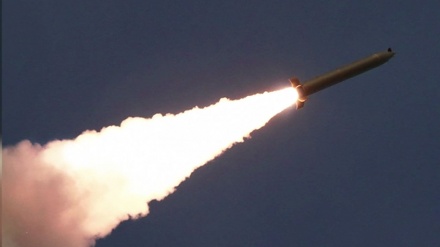 北朝鮮が今年４回目の弾道ミサイル2発発射、EEZ外に落下か