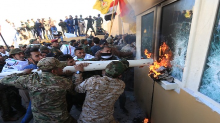   Իրաքում այրել են ԱՄՆ դեսպանատան մակետը 