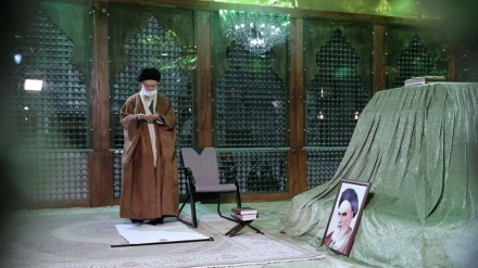 حضور رهبر معظم انقلاب اسلامی در مرقد مطهر امام خمینی (ره) و گلزار شهدا