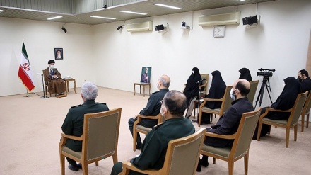Pertemuan Keluarga dan Panitia Haul Syahid Soleimani dengan Rahbar