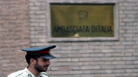 Ambasciata d'Italia in Iran, scrittori propongono storie di oggi