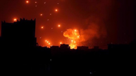 Koalisi Pimpinan Saudi Bombardir Ibu Kota Yaman