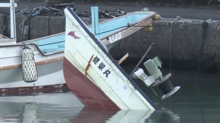 トンガ沖噴火による津波の影響で、室戸で漁船5隻が転覆