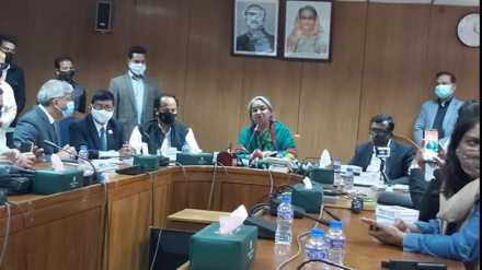 এখন শিক্ষাপ্রতিষ্ঠান বন্ধ করব না, টিকাদান কর্মসূচি জোরদার করব: দীপু মনি