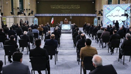 Pengusaha dan Pejabat Ekonomi Iran Bertemu Rahbar