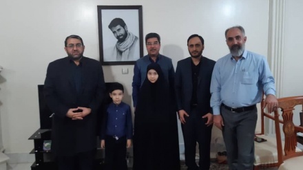  دیدار سخنگوی دولت ایران با خانواده شهید افغانستانی مدافع حرم