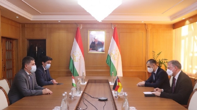 ملاقات وزیر توسعه اقتصادی تاجیکستان با مدیر منطقه ای بانک توسعه آلمان در اسای مرکزی