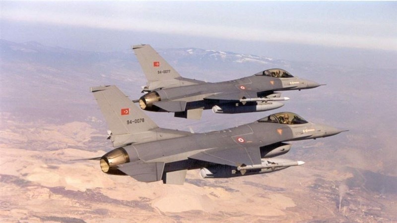Yunanistan: Türk F-16'ları Yunan adaları üzerinde uçtu