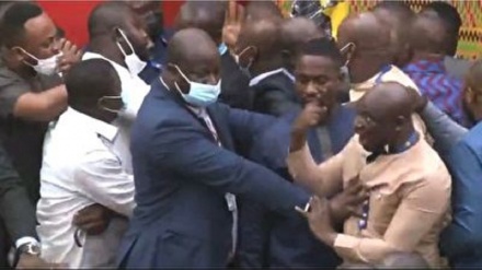 زد و خورد در پارلمان غنا
