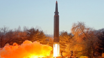 キム北朝鮮総書記が極超音速ミサイル試射に立会い　自国の軍事力増加を強調　