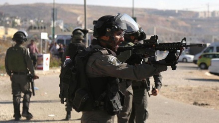  یورش نظامیان صهیونیست به شهر الخلیل در کرانه باختری رود اردن 