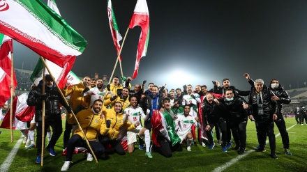 Ekipi kombëtar i Iranit në futboll fitoi ndeshjen kundër Irakut dhe u kualifikua në kupën botëror Katar 2022