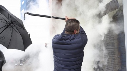 Albania, irruzione di oppositori nella sede Partito Democratico