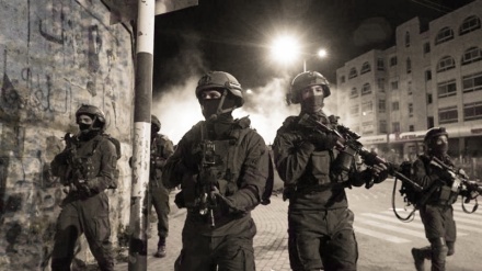 West Bank, forze israeliane sparano contro palestinesi: tre feriti