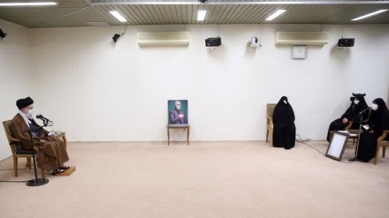 (FOTO) Leader incontra la famiglia del martire Soleimani