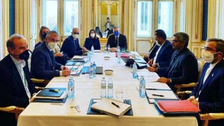 באקרי נועד עם ראשי המשלחות הבריטית והגרמנית לשיחות ווינה