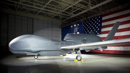 日本政府、米無人機一転して導入決定　安倍政権下で