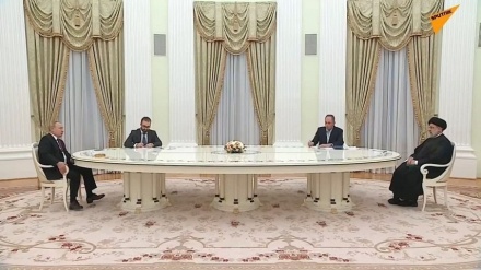 ロシア大統領府、「プーチン氏が明日トルクメニスタンでイラン大統領と会談」