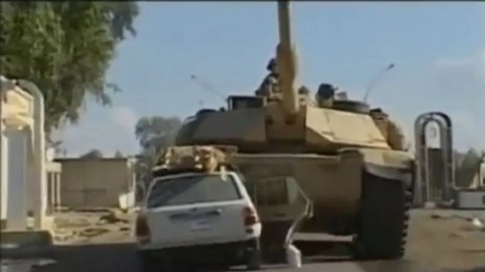 Իրաքում տեղակայված ամերիկյան զինվորները զվարճանում են՝ տանկով ջախջախելով իրաքցու տաքսին