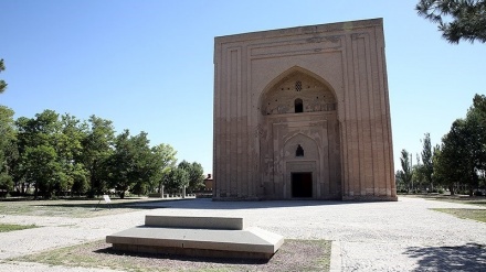 Kubah Haruniyeh di Mashhad, Iran (2)