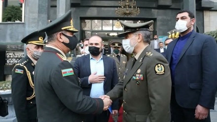 Iran, Azerbaijan discuss strengthening military ties