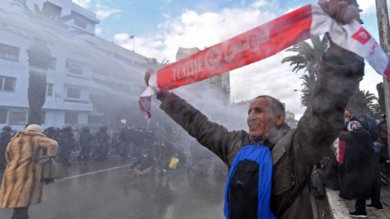 Tunisia, si torna in piazza nell'anniversario della rivolta del 2011