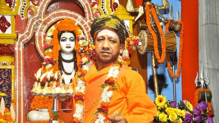 राम मंदिर के मुख्य पुरोहित का बयान, अच्छा हुआ योगी अयोध्या से चुनाव नहीं लड़े, उन्हें विरोध झेलना पड़ता