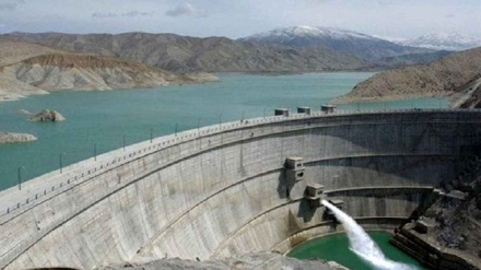 Lëshimi i ujit nga diga Kamal Khan në Iran