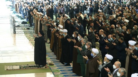 Shalat Jumat di Tehran, 31 Desember 2021